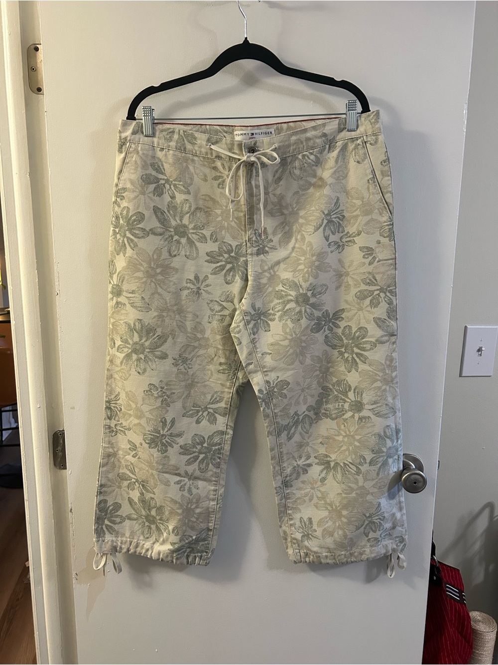 Vintage Tommy Hilfiger Tie Cuff Floral Capris